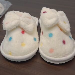 Size 38-39 Polka Dot Slippers